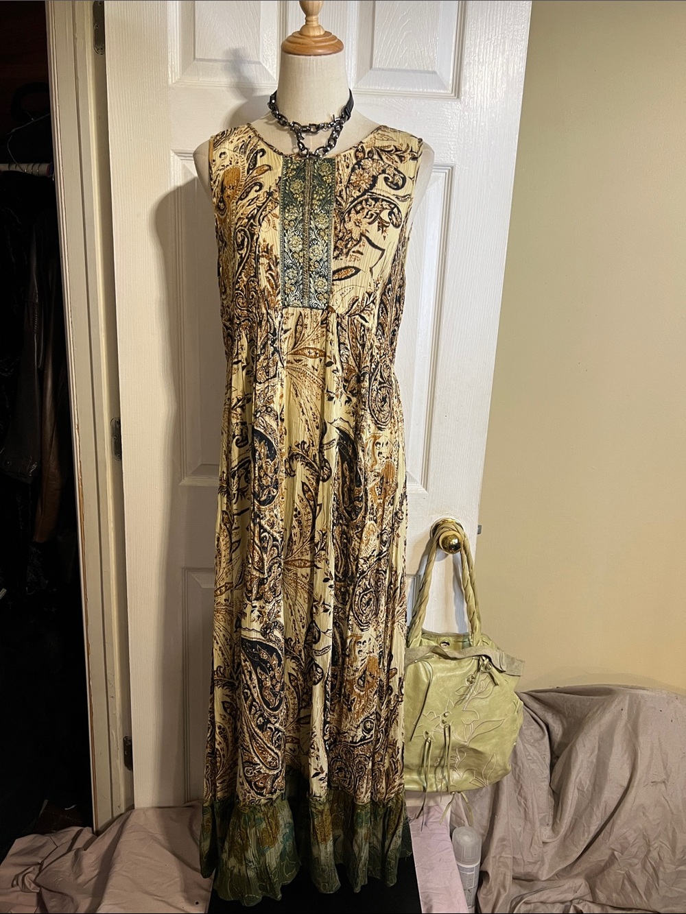 Bila Wms Cream Green Paisley Crinkle Pleated Boho Artsy  Sleeveless Maxi Dress L